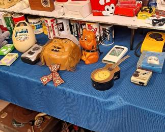 Novelty Radios... Budweiser, Mork & Mindy, Hershey's and much more...