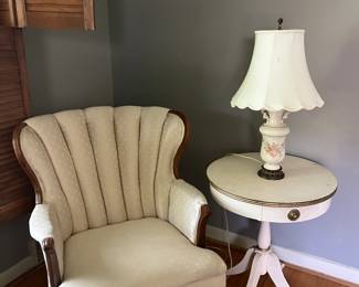 White Wingback White round side table
