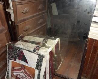 Mirror W/ Quilt