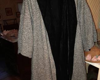BEAUTIFUL Velvet Lined Twill Cape