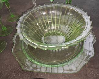 BEAUTIFUL Green Depression Jagged Edge Bowl W/ Underplate