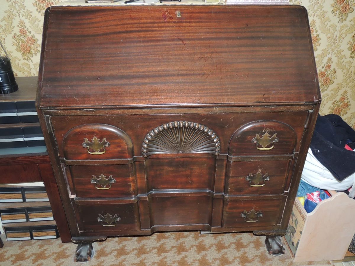 LANSING ESTATE SALE MID CENTURY & MUCH MORE starts on 5/17/2024