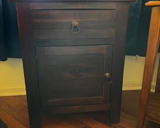 Small Wood End/Accent Table 