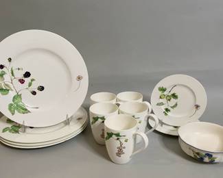 Partial Set Of Villeroy & Boch Wildberries Classic Collection Bone China Dinnerware
