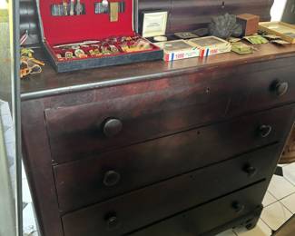 Empire Style 4-Drawer Dresser with Accessory Drawers on Top