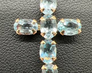 Sparkling Blue 10 Karat Gold Pendant on 10K Gold Chain