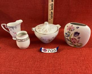 4 Pieces assorted, China and glass - as shown