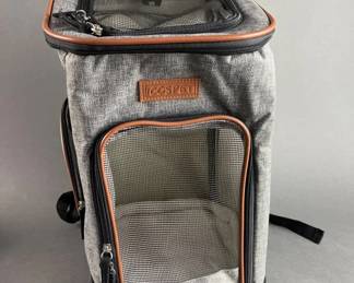 Lot 385 | iCospet Dog/Cat Backpack Carrier