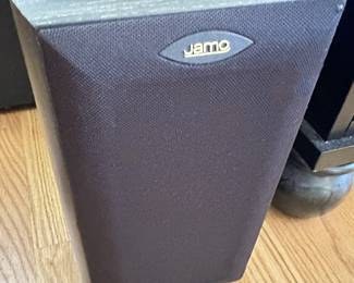 Jamo Bookshelf Speaker Pair