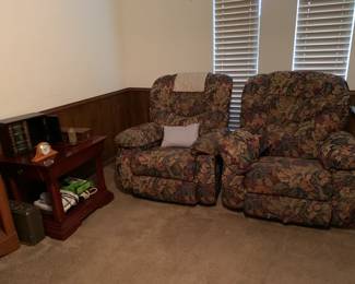 1 Playroom recliners