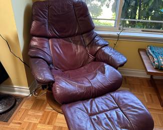Stressless Adjustable Burgundy Leather Lounger & Ottoman