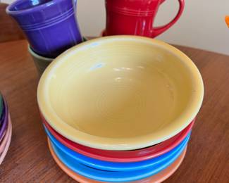Set of 5 Multicolored Fiesta Ware Medium Bowls
