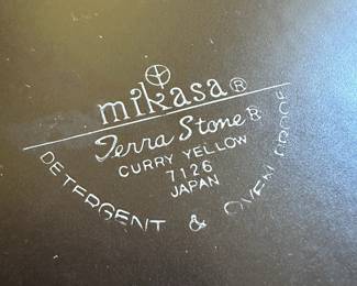 Set of 4 Mikasa Terra Stone "Curry Yellow" Dinner Plates - 7126