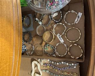 LOTS OF JEWELRY!