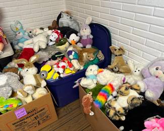 STUFFED ANIMALS EVERYWHERE!