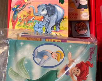 LOTS OF CHILDREN'S BOOKS! 