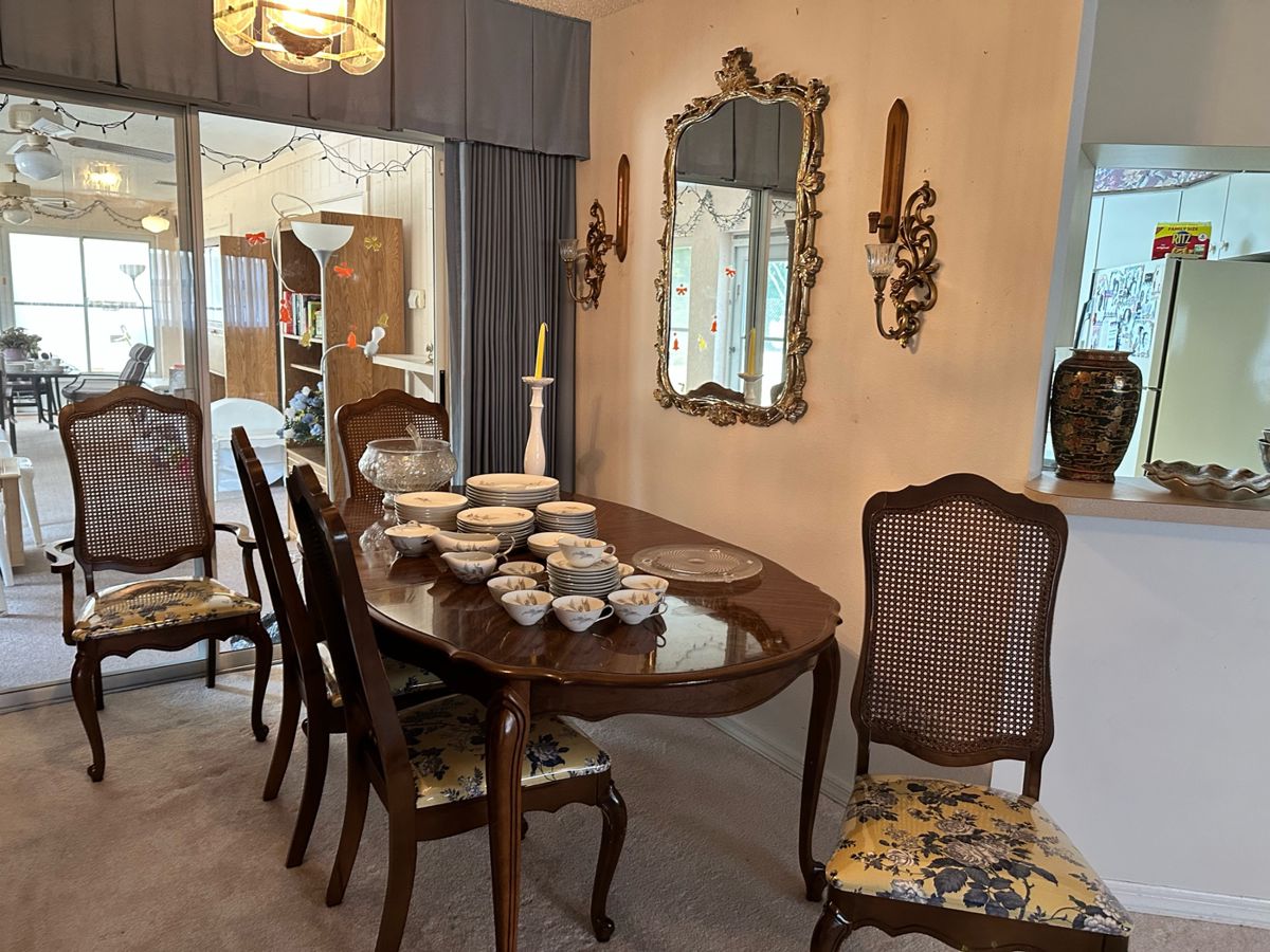 Nice Quality Estate Sale Saturday in Sarasota, FL starts on 5/11/2024