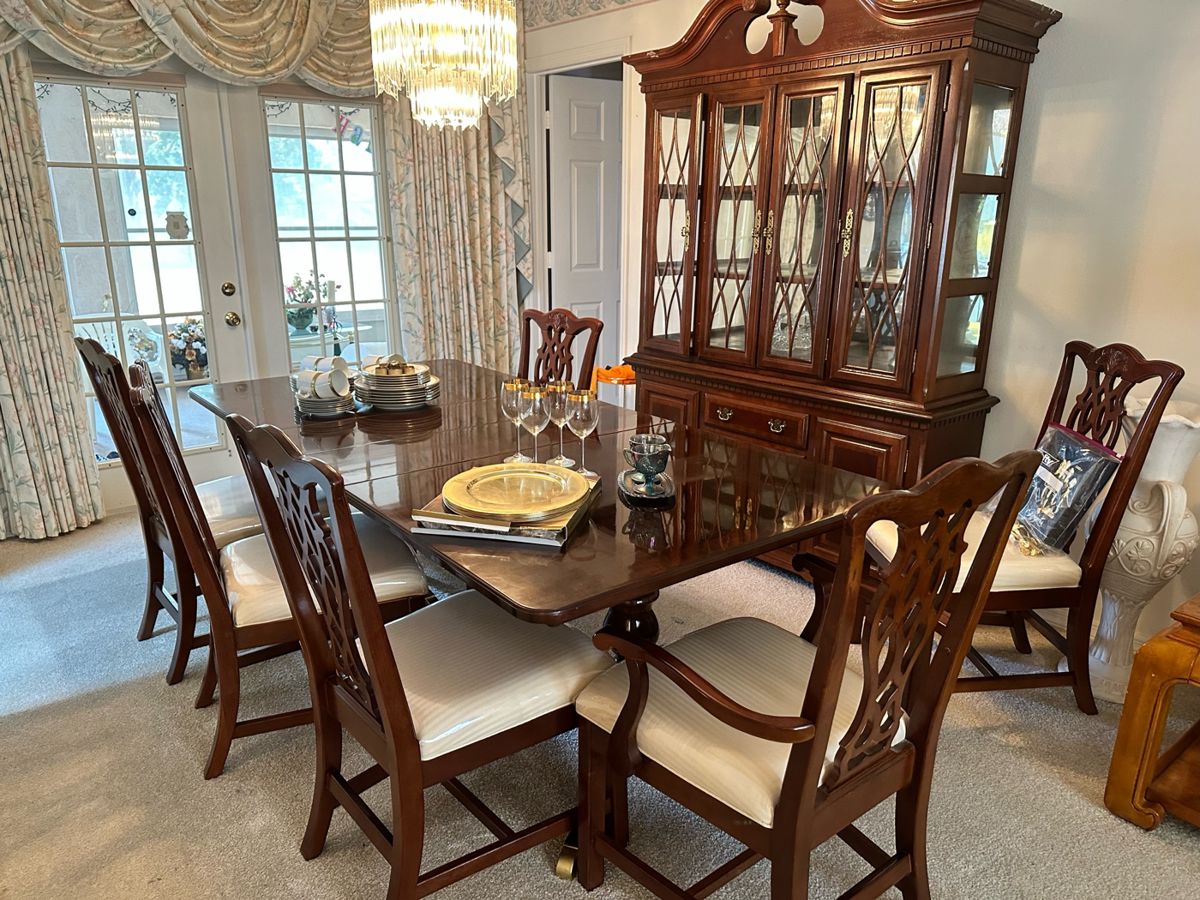 Nice Quality Estate Sale Saturday in Sarasota, FL starts on 5/11/2024