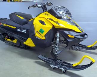 2014 Ski-doo MXZ TNT 900 Ace Rev XS Snowmobile 3 Cylinder Liquid Cooled Rotax 903 Engine, Electric Start, Lights, ECO Mode, Heated Grips, Emergency Cut Off Switch And More, VIN 2BPSMAEAXEV000287, Untested, No Title