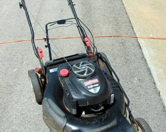 Craftsman Platinum EZ Walk Gas Powered Push Mower, Model 917.370921, With Briggs & Stratton 190cc Engine, Has Compression