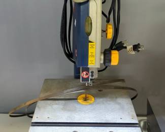 Ryobi 9" Table Top Band Saw, Model BS903, With light, Powers On