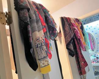 SCARVES