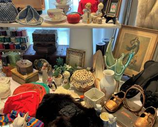 PIN CUSHIONS VINTAGE SHOES, FUR COLLAR