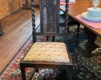ENGLISH BARLEY TWIST STRAIGHT CHAIR