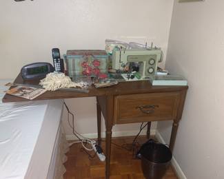 Kenmore 1305 Sewing Machine (does need new foot pedal)