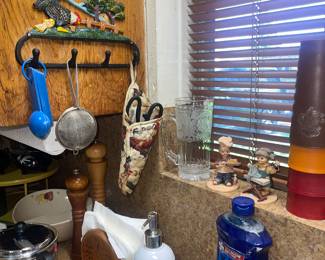 Rooster wrought Iron Hook, Salt Pepper Grinder, Chicken wall decor