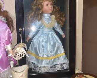 Shoe and boot figurines