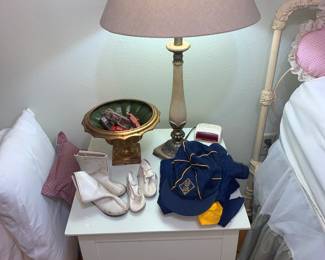 Side Table Opens for Storage, Lamps