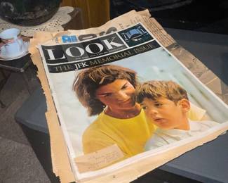 JFK Magazines and newspapers 