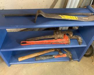 Pipe wrenches