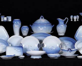 Lot 223: 34 Bing & Grondahl Seagull China Accessory Pieces