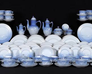 Lot 222: 100 pc Bing & Grondahl Seagull Pattern China