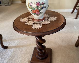 Barley twist pedestal table Asian ginger jar
