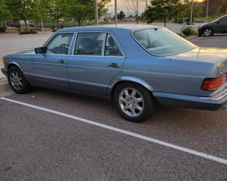 1989 sel300 Mercedes Benz. not running just needs a new ignition. .circa 146000 miles, great condition inside and out