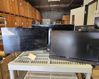 #1010 • Dell 23" Monitor Vizio 24" TV and Samsung 28"TV

