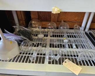 #1536 • Chemistry Glassware
