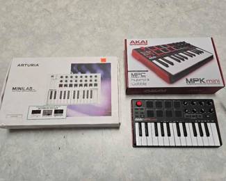 #2034 • (3) Keyboard Midi Controllers
