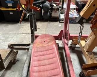 #3064 • 2 Engine Stands 2 Metal Car Ramps
