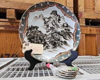 #1550 • Decorative Plate with 4 Little Plates
