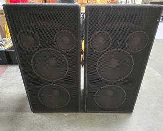 #2080 • (2) Carvin 1588 Stage Speakers
