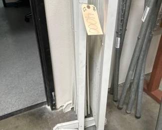 #4000 • 3 White Stretching Dog Plastic fencing
