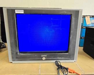 #1014 • Samsung 24" Tube TV
