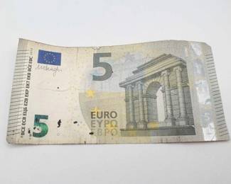#644 • 5 Euro Banknote
