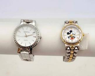 #700 • (2) Watches
