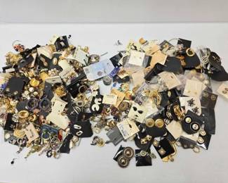 #816 • Costume Jewelry
