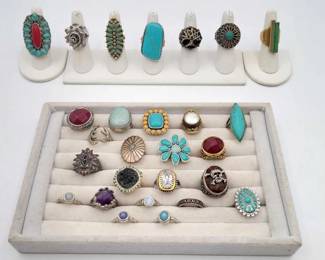 #828 • (27) Costume Jewelry Rings
